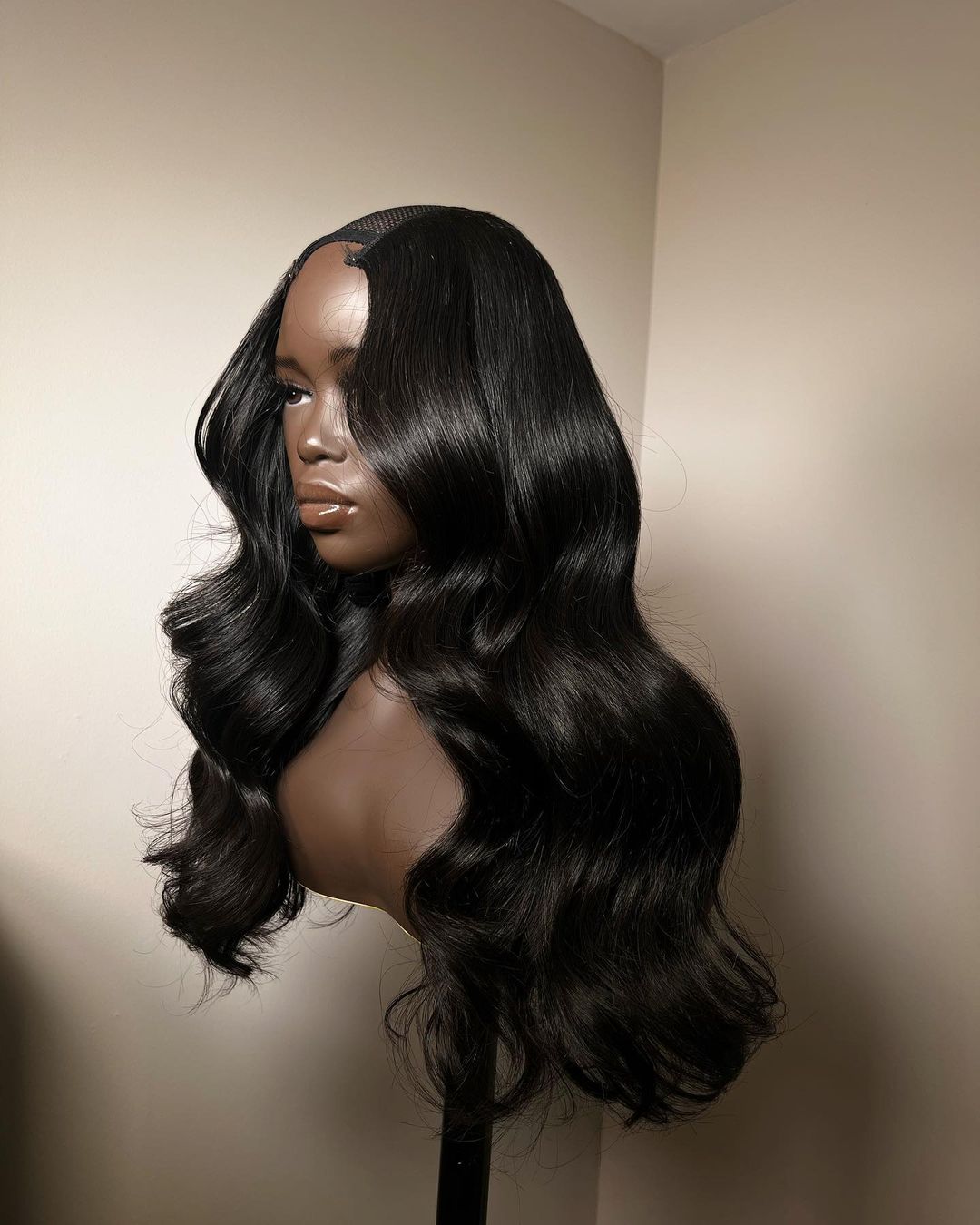 U - Part Natural Black Wig